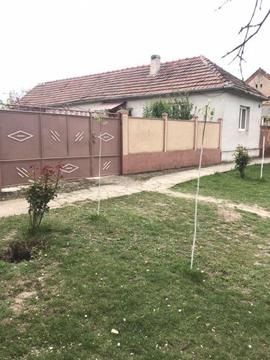 Casă de vânzare în Comuna Ghioroc,loc