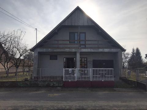 Vand casa in Biharkeresztes sau schimb cu apartament in Oradea
