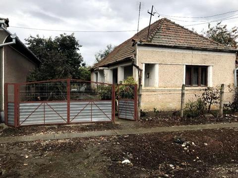 Vand casa in  + gradina