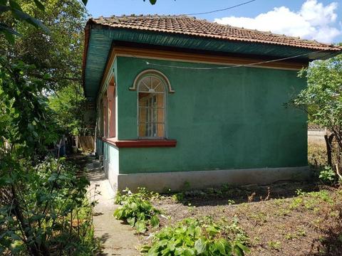 Casa caramida  la 34 KM de Bucuresti, langa Primarie, stradal
