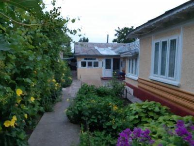 Casa mare in TUDOR VLADIMIRESCU la strada principala