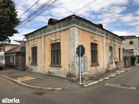 Casa Ultra-central, arhitectura interbelica, acces din doua strazi