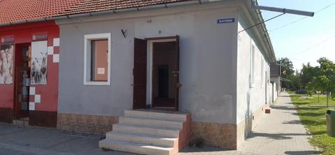 Inchiriez spatiu comercial Santana