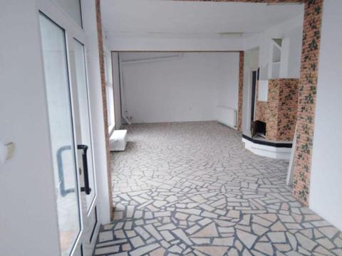 Inchiriez spatiu comercial 100 mp. zona Parneava - 16217