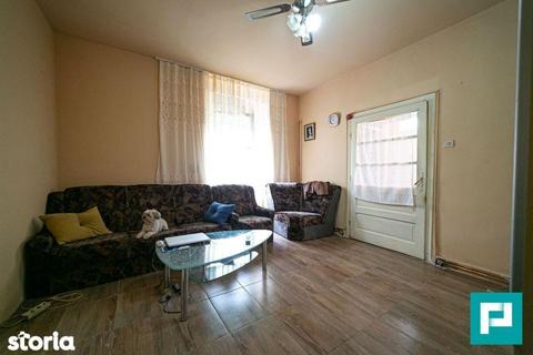 Apartament la casa cu 2 camere la PODGORIA