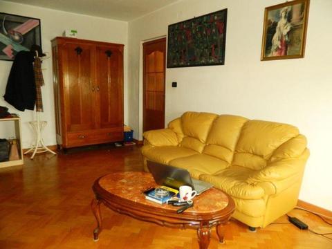 Vând apartament 3 camere, zona Podgoria, amenajat, etajul 5