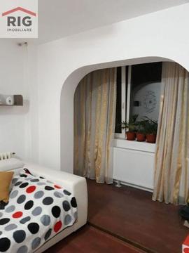 Apartament 4 camere de vanzare in zona Confectii