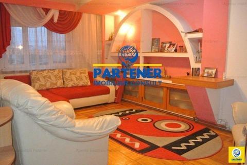 Apartament 4 camere, Rolast, etaj 2/4, centrala, mobilat