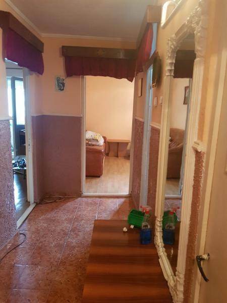 Apartament 3 camere,zona Buzaului,etaj 2,id 12235