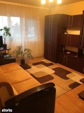 Apartament cu 3 camere de vânzare în zona Zorilor