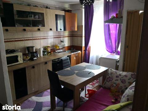 Apartament cu 3 camere de vânzare în zona Circumvalatiunii