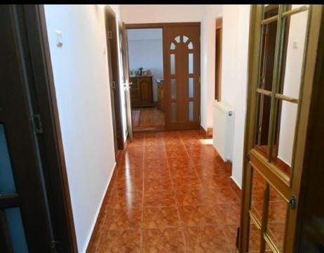 Vanzare apartament 4 camere, Calea Bucuresti  UNC343