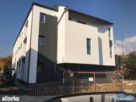 LUX Imobiliare vinde apartament cu 2 camere + 50 mp teren privat!