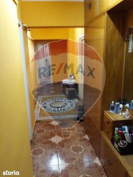 Apartament cu 4 camere de vânzare în zona Lucian Blaga