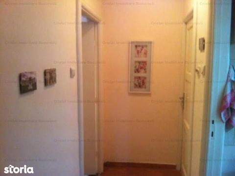 Bd. Basarabia - Baia de Arama-apartament 3 camere dec 80mp