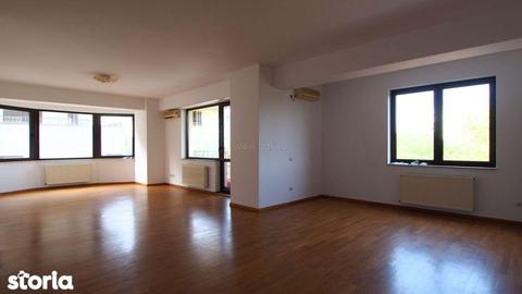 Apartament spatios cu 5 camere în zona Kiseleff