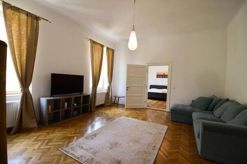 Apartament 3 camere de lux, 95 mp, zona centrul istoric