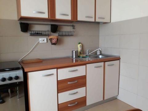 Inchiriez Apartament cu 3 camere in zona 300