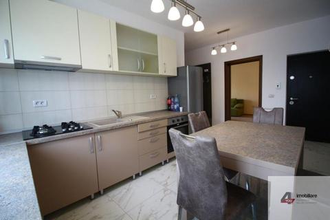 Inchiriez apartament 2 camere decomandat bloc nou zona Vlaicu-Lebada