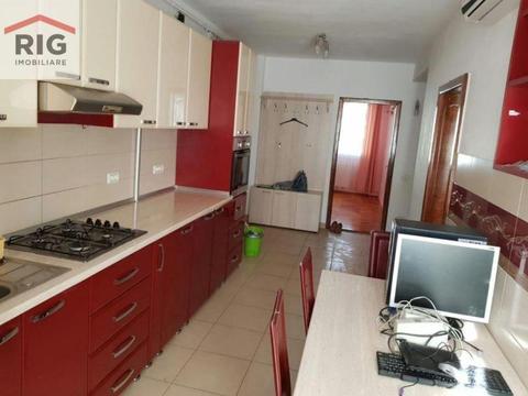 Apartament 3 camere de inchiriat in zona Ultracentrala