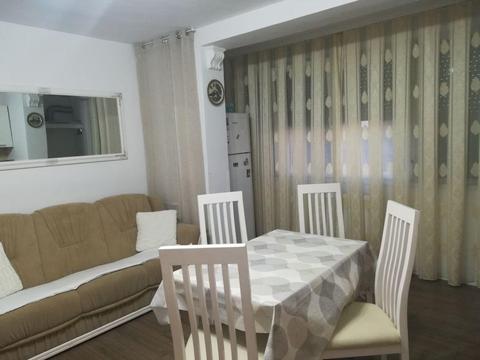 Închiriez apartament