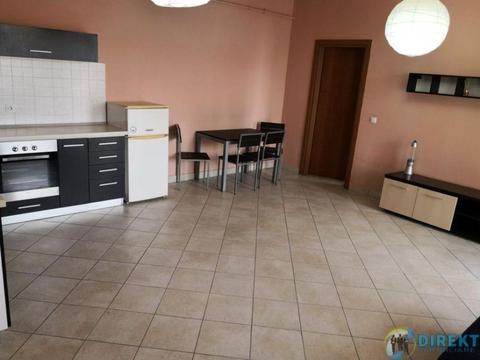 Apartament spatios, zona de jos a orasului !