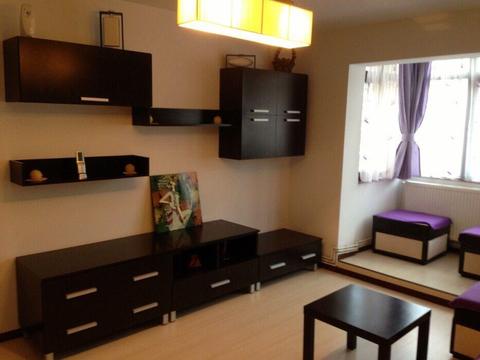 Inchiriez apartament Palas