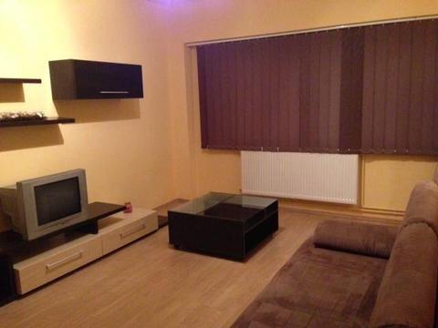 Închiriere apartament 2 camere, decomandat, zona Lipovei