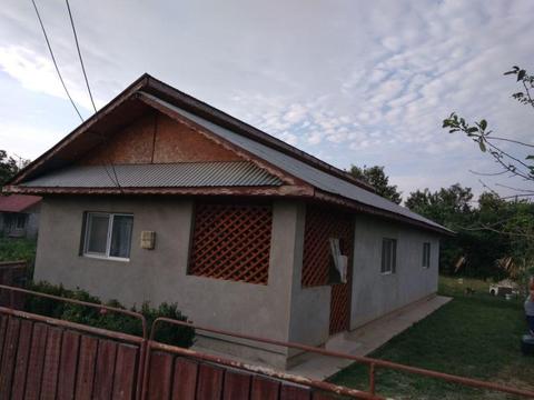 Vand casa cu 3 camere