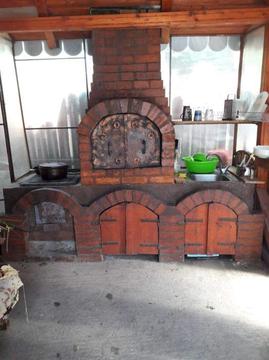 Vând casa în
