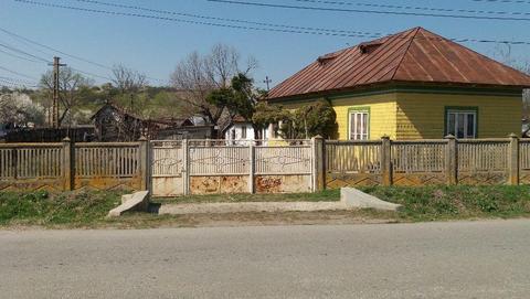 Vand teren si casa in Com. Perieti, , zona centrala