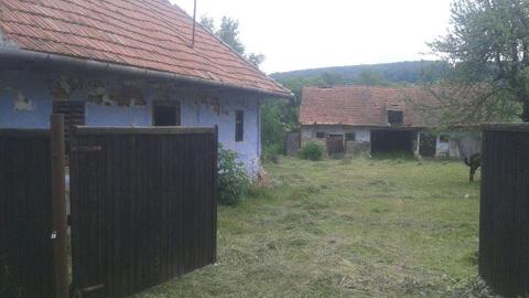 Vand casa traditionala cu gradina Lisnau Vale