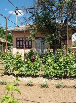 Casa de vanzare in comuna , judetul