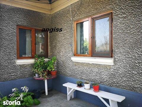 Vindem-casa zona str.Mahmudiei 613mp teren