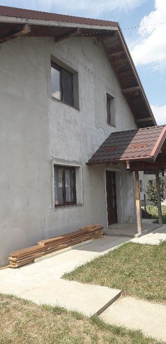 Casă de vânzare P+1, 4 camere