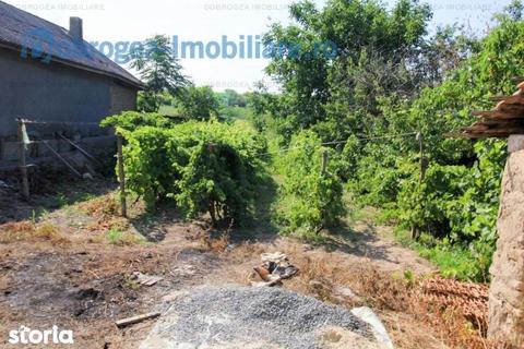 Minere, teren intravilan, 1400 m2, fantana, apa+curent, vie