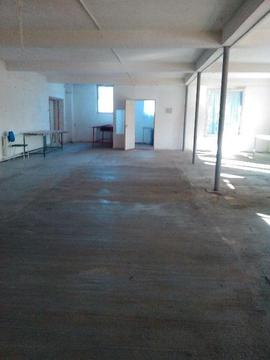 Spatii in hala zona Castel