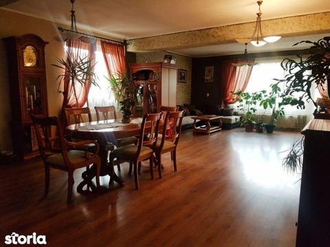 Apartament 4 camere zona C.R VIVU