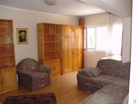 Vând apartament doua camere in Băile Herculane