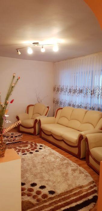 Vanzare apartament 3 camere, Targu-Jiu, bulevardul Republicii