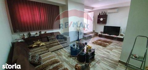 Apartament cu 4 camere - Str BUCEGI