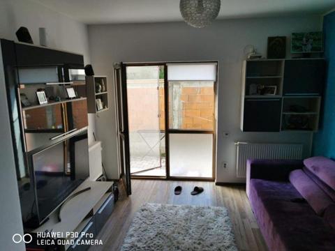 Apartament 2 camere, total decomandat, +120 mp curte