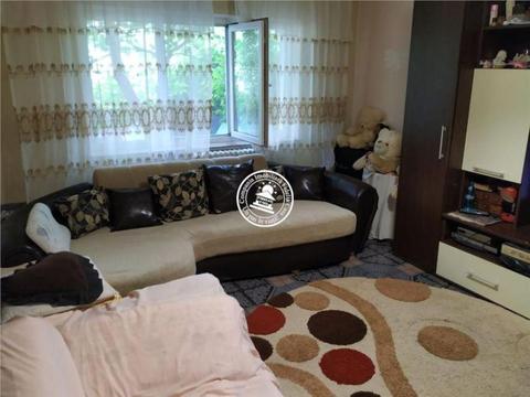 Apartament 4 camere, decomandat, de vanzare Nicolina