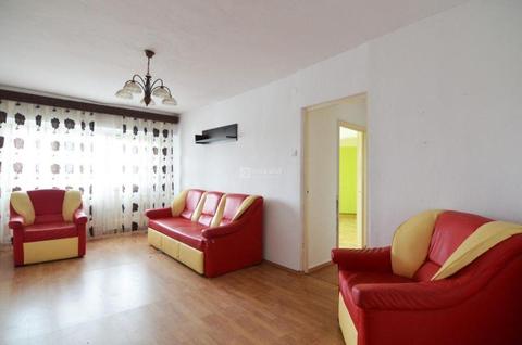 Apartament cu 4 camere, zona Nicolina - Rond Vechi