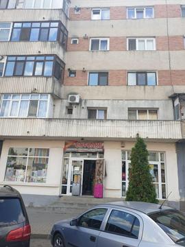 Vand apartament 2 camere etaj1centru