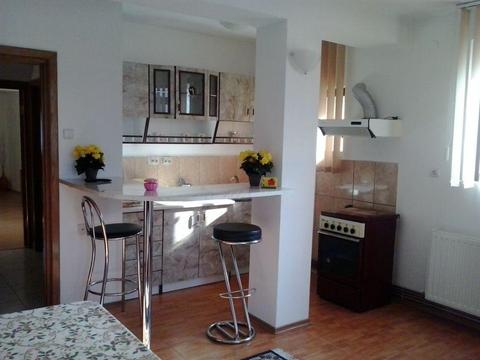 Proprietar ofer inchiriere / vanzare apartamente noi in vila