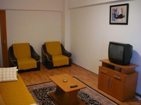 Inchiriez apartament