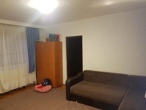 Închiriez apartament