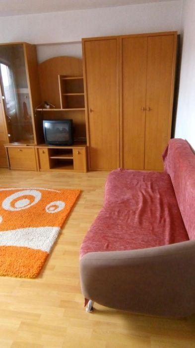 Apartament cu o cameră, mobilat, zona Ceangăi