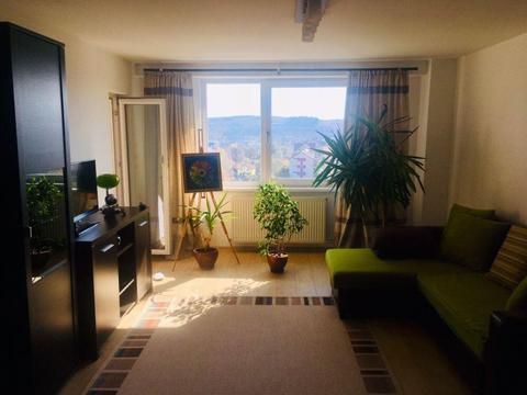 Închiriez apartament 3 camere